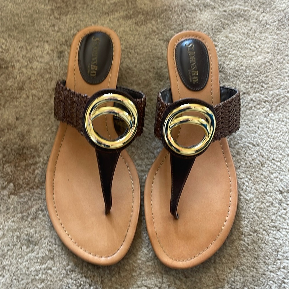 Womens St. Johns Bay Brown with Gold Accent Sandels like New